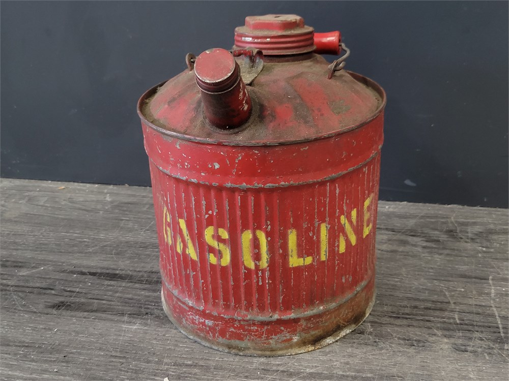 Urban Auctions ANTIQUE GAS CAN   B5cbd9a2 F743 4a5b 8b1e De4802178ce1 Largesize 