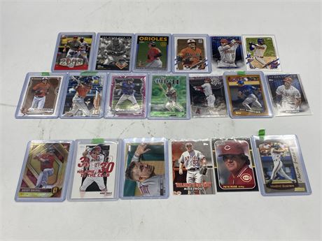 19 ASSORTED MLB CARDS