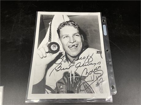 SIGNED BOBBY HULL PICTURE
