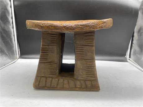 ANTIQUE HAND CARVED STOOL 13”x9”x11”