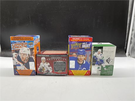 LOT OF HOCKEY CARDS 2018-2021 IN BOXES