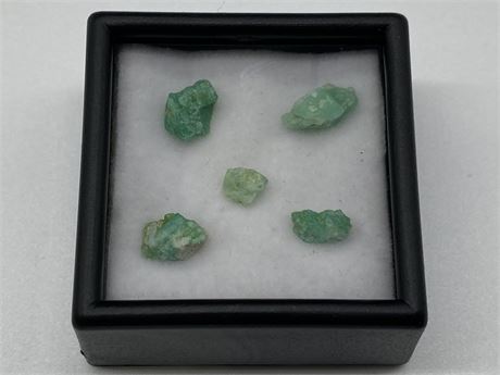 GENUINE COLOMBIAN EMERALD CRYSTAL SPECIMENS - 3.58CT