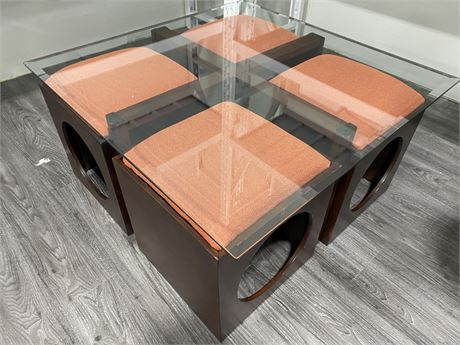 4 STOOLS COFFEE TABLE WITH GLASS TOP
