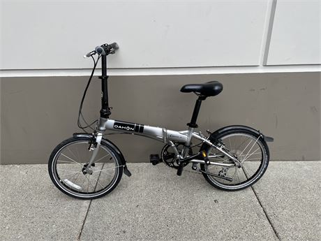 DAHON MARINER D8 BICYCLE- GREAT CONDITION