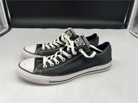LIKE NEW CONVERSE SHOES SIZE M10 / W12