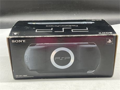 PSP IN BOX WITH MANUAL AND POWER CORD