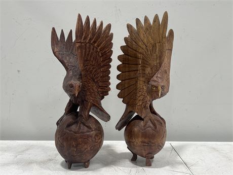 2 WOOD CARVED EAGLES ON FOOTED STAND - 16”