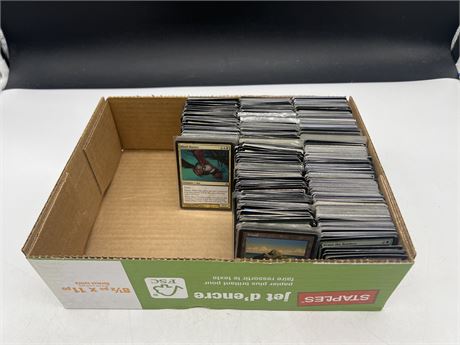 LOT OF ASSORTED MAGIC THE GATHERING CARDS