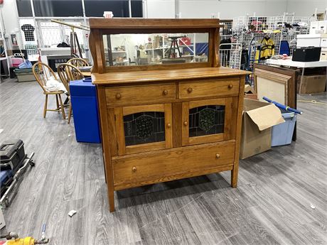 VINTAGE OAK MIRRORED BUFFET WITH STAIN GLASS DOORS 45”x18”x45”