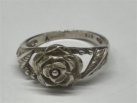 STERLING ROSE RING WITH LEAVES - SIZE 6
