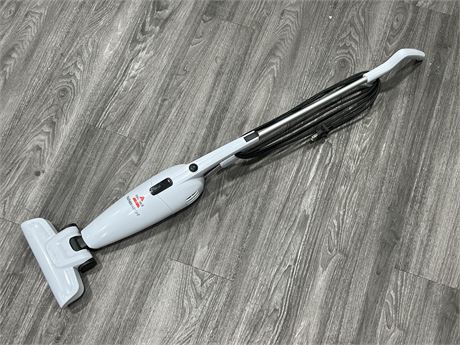 BISSELL FEATHER WEIGHT VACUUM