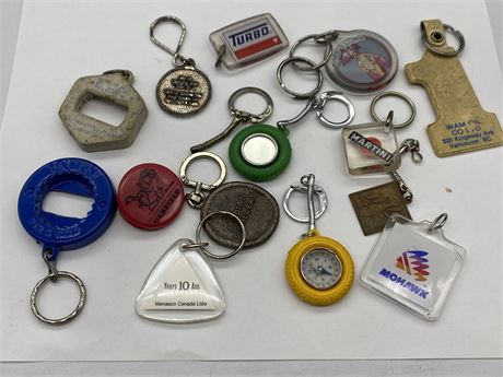 VINTAGE COLLECTABLE KEY CHAINS
