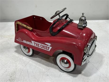 FIRE DEPT “THE CHIEF” METAL TRUCK (10” long)