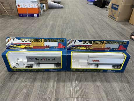 WORLD WIDE INTERMODAL CONTAINER TRUCKS - 1 CAR MISSING (17” LONG)