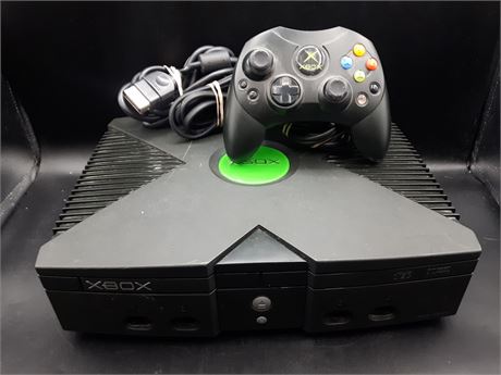XBOX CONSOLE - WORKS (LASER IS PICKY & DOESN'T READ SOME SCRATCHED GAMES)