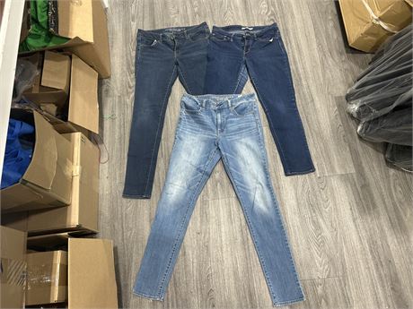 3 PAIRS OF AMERICAN EAGLE + LEVIS JEANS SIZES 8 & 29