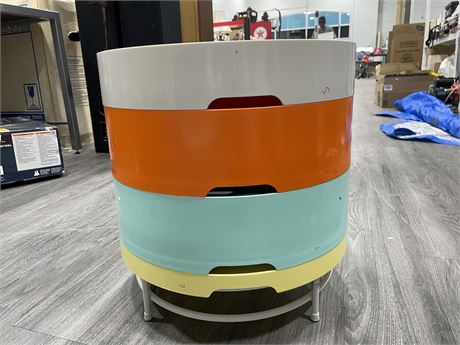 RETRO STYLE STACKABLE SIDE TABLE