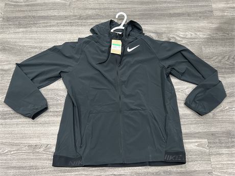 BRAND NEW W/ TAGS NIKE ZIP UP LIGHT WEIGHT HOODIE - SIZE XL