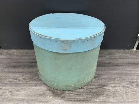 ANTIQUE PAINTED CHEESE BOX
