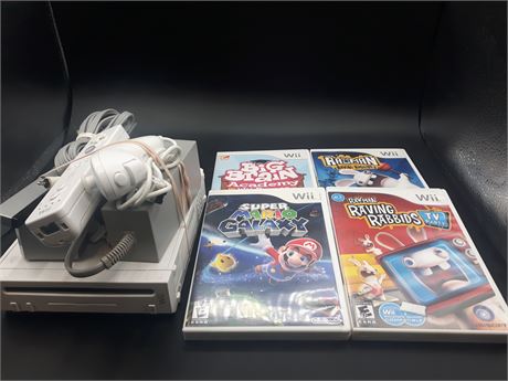WII CONSOLE WITH GAMES - VERY GOOD CONDITION