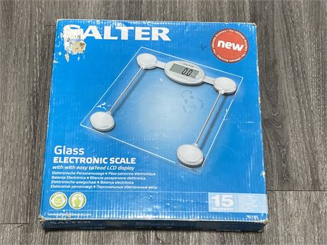 SALTER GLASS ELECTRONIC SCALE