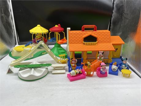 LOT OF VINTAGE TOYS INCL: MICKEYTOWN PLAYHOUSE, WEEBLES PLAYGROUND, FISHER PRICE