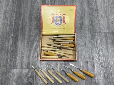 25 VINTAGE WOOD CARVING TOOLS - SHEFFIELD ENGLAND & OTHERS