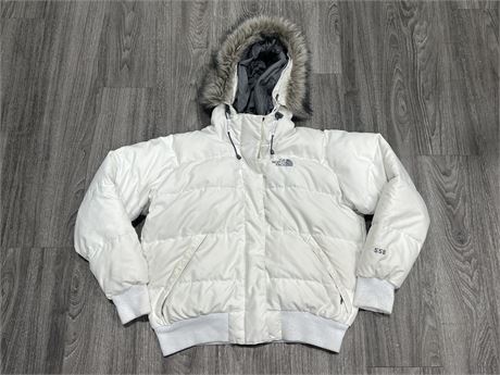 THE NORTH FACE LADIES 550 DOWN WINTER COAT - SIZE M