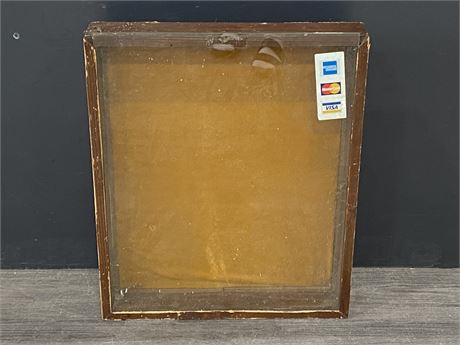 VINTAGE WOOD / GLASS DISPLAY CASE / SHADOW BOX (19”X23”)