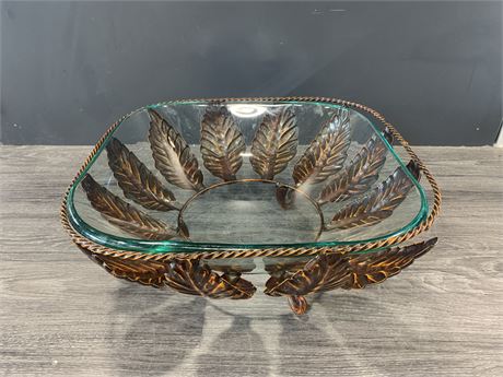 18” SQUARE GLASS BOWL IN METAL STAND