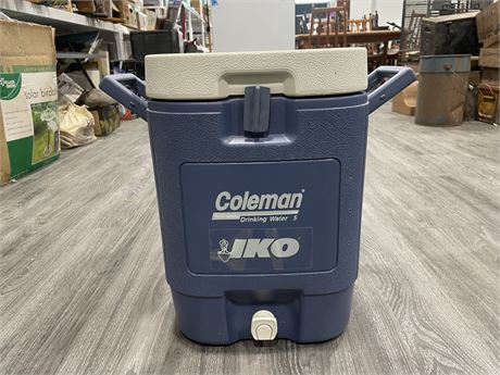 COLEMAN 5 GAL. DRINKING WATER JUG WITH FREEZABLE LID 12”x12”x18”