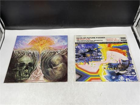 2 EARLY PRESSINGS THE MOODY BLUES - 1 GATEFOLD - EXCELLENT (E)