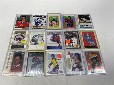 10 YOUNG STARS HOCKEY CARDS W/ 4 REPRODUCTION CARDS & CONTAINER OF OLD HOCKEY
