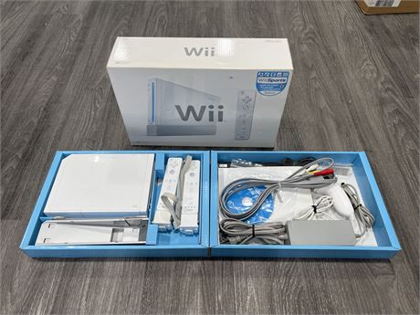 NINTENDO WII COMPLETE WITH ORIGINAL BOX AND ACCESSORIES