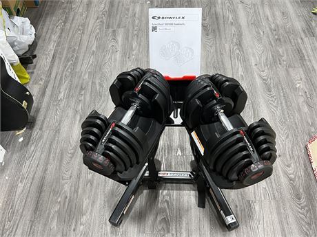 BOWFLEX SELECT TECH BD1090 DUMBBELLS ON STAND - LIKE NEW