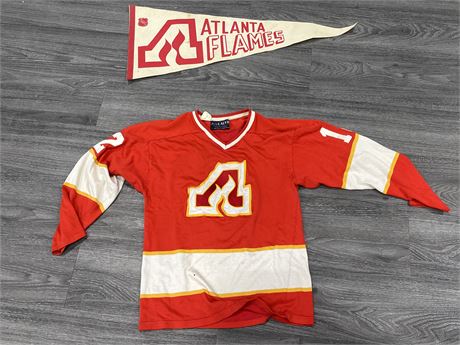 VINTAGE ATLANTA FLAMES JERSEY AND BANNER FLAG (SIZE SMALL)