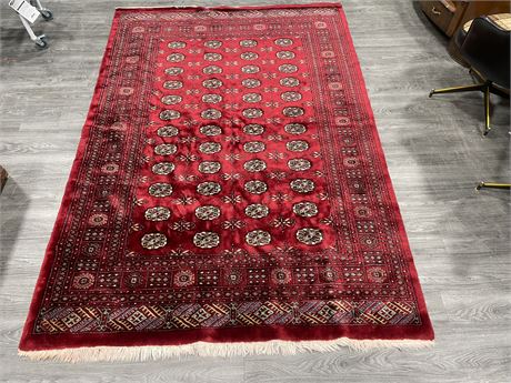 BEAUTIFUL HAND KNOTTED PERSIAN CARPET 68”x99”