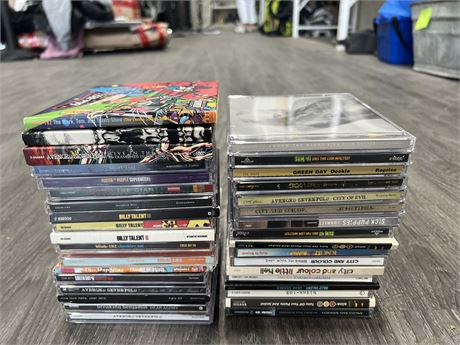 GREAT LOT OF CDS - SUPER CLEAN