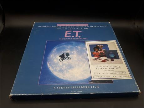 E.T. STORYBOOK ALBUM (CASSETTE) - VERY GOOD CONDITION (OUTER BOX HAS SOME WEAR)