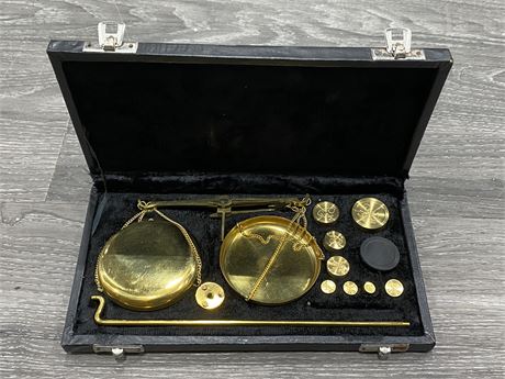 SMALL VINTAGE BRASS SCALE
