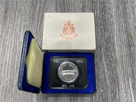1973 COLLECTABLE CANADIAN DOLLAR IN CASE