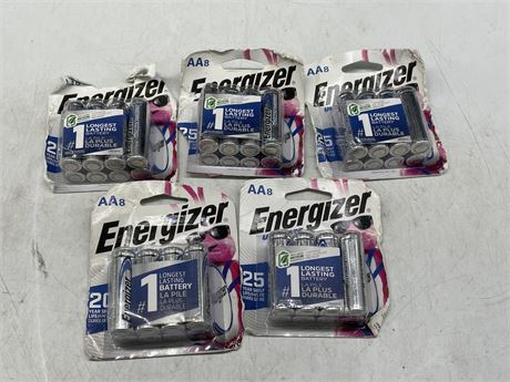 5 PACKAGES OF 8 ENERGIZER AA BATTERIES (40 BATTERIES TOTAL)