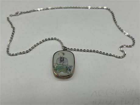 NECKLACE W/PAINTED JAPANESE PENDANT