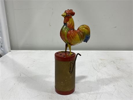 VINTAGE WIND UP TIN ROOSTER (As is - No sound) MADE IN USA (9.5” tall)