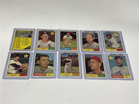 (10) 1961 MLB CARDS INCLUDING ROOKIES