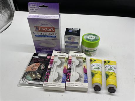 LOT OF 8 PERSONAL CARE ITEMS
