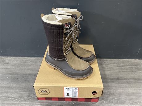 NEW WOOLRICH LADIES FULLY WOOLY LACE BOOTS