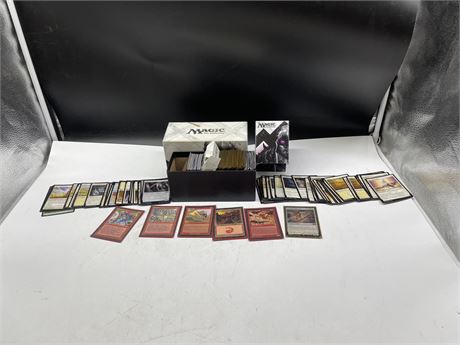 COLLECTION OF MAGIC THE GATHERING CARDS