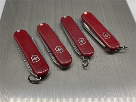 4 SWISS ARMY KNIVES SD CLASSIC