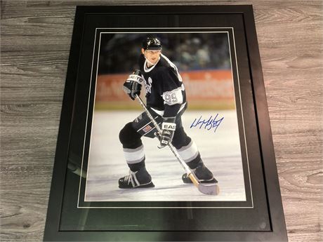 AUTHENTIC GRETZKY SIGNED PICTURE (22”W x 28”T)